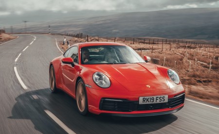 2019 Porsche 911 (992) Carrera S (UK-Spec) Front Three-Quarter Wallpapers 450x275 (12)