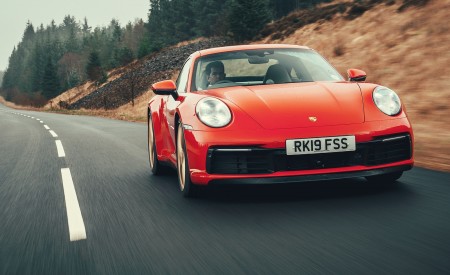 2019 Porsche 911 (992) Carrera S (UK-Spec) Front Wallpapers 450x275 (2)