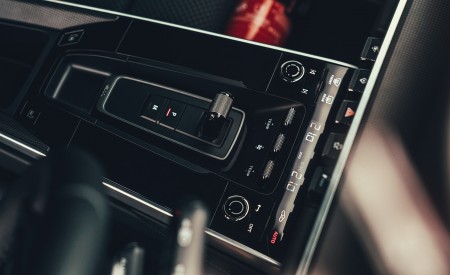 2019 Porsche 911 (992) Carrera S (UK-Spec) Interior Detail Wallpapers 450x275 (29)