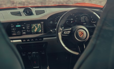 2019 Porsche 911 (992) Carrera S (UK-Spec) Interior Wallpapers 450x275 (32)