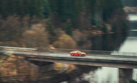 2019 Porsche 911 (992) Carrera S (UK-Spec) Side Wallpapers 450x275 (18)