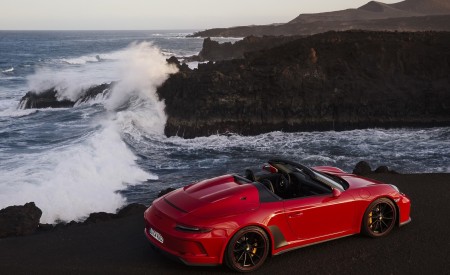 2019 Porsche 911 Speedster (Color: Guards Red) Rear Three-Quarter Wallpapers 450x275 (22)
