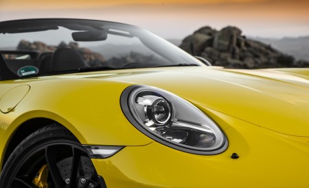 2019 Porsche 911 Speedster Headlight Wallpapers 450x275 (66)