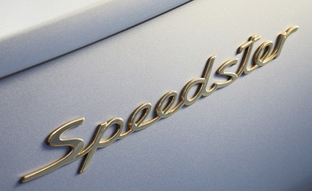 2019 Porsche 911 Speedster with Heritage Design Package Badge Wallpapers 450x275 (56)