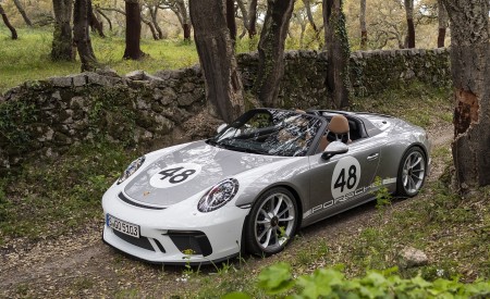 2019 Porsche 911 Speedster with Heritage Design Package Front Three-Quarter Wallpapers 450x275 (43)