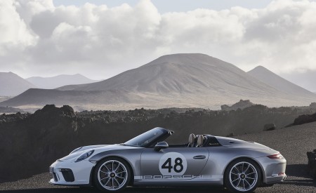 2019 Porsche 911 Speedster with Heritage Design Package Side Wallpapers 450x275 (23)