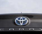 2019 Toyota Camry Hybrid (Euro-Spec) Badge Wallpapers 150x120