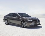 2019 Toyota Camry Hybrid (Euro-Spec) Front Three-Quarter Wallpapers 150x120