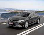 2019 Toyota Camry Hybrid (Euro-Spec) Front Three-Quarter Wallpapers 150x120
