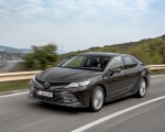 2019 Toyota Camry Hybrid (Euro-Spec) Front Three-Quarter Wallpapers 150x120
