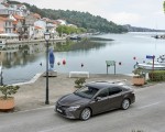 2019 Toyota Camry Hybrid (Euro-Spec) Front Three-Quarter Wallpapers 150x120