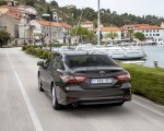 2019 Toyota Camry Hybrid (Euro-Spec) Rear Wallpapers 150x120