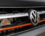 2019 Volkswagen Atlas Basecamp Concept Badge Wallpapers 150x120 (21)