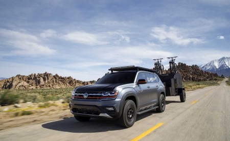 2019 Volkswagen Atlas Basecamp Concept Front Three-Quarter Wallpapers 450x275 (2)