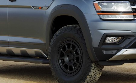 2019 Volkswagen Atlas Basecamp Concept Headlight Wallpapers 450x275 (23)