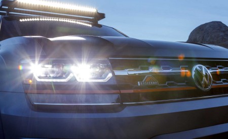 2019 Volkswagen Atlas Basecamp Concept Headlight Wallpapers 450x275 (19)