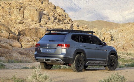 2019 Volkswagen Atlas Basecamp Concept Rear Three-Quarter Wallpapers 450x275 (11)
