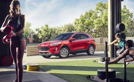 2020 Ford Escape Hybrid Front Three-Quarter Wallpapers 450x275 (10)