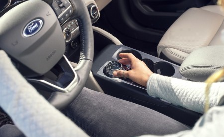 2020 Ford Escape Interior Detail Wallpapers 450x275 (22)