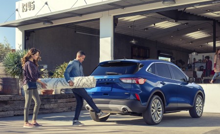 2020 Ford Escape Rear Three-Quarter Wallpapers 450x275 (7)
