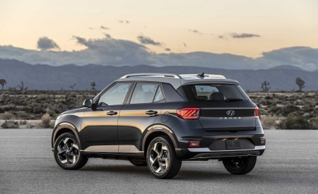 2020 Hyundai Venue Rear Three-Quarter Wallpapers 450x275 (10)