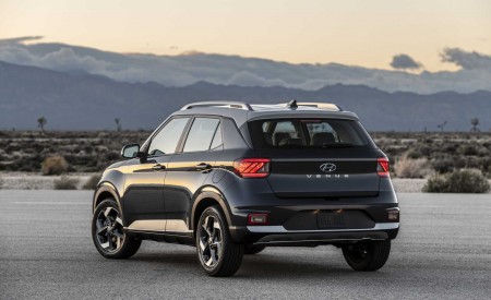2020 Hyundai Venue Rear Three-Quarter Wallpapers 450x275 (12)