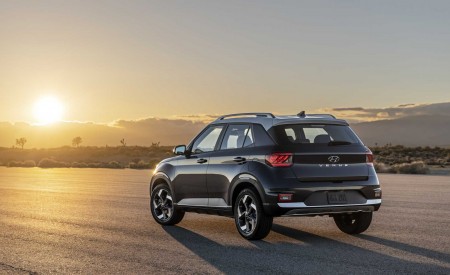 2020 Hyundai Venue Rear Three-Quarter Wallpapers 450x275 (13)