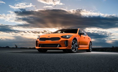 2020 Kia Stinger GTS Front Three-Quarter Wallpapers 450x275 (4)