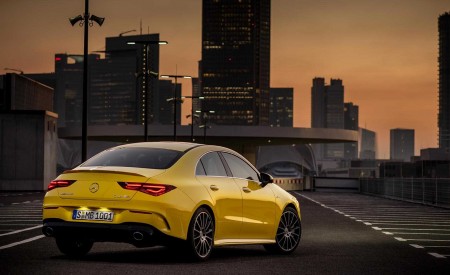 2020 Mercedes-AMG CLA 35 4MATIC (Color: Sun Yellow) Rear Three-Quarter Wallpapers 450x275 (8)