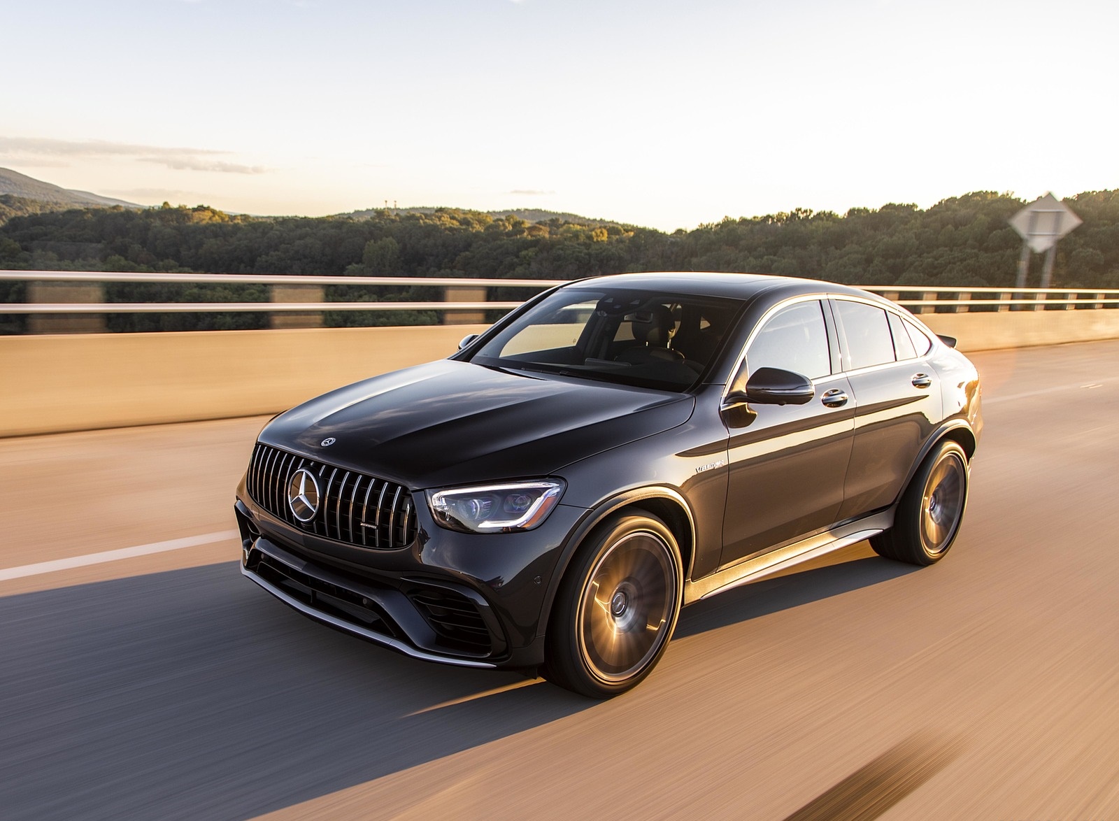 2020 Mercedes-AMG GLC 63 S Coupe (US-Spec) Front Three-Quarter Wallpapers #3 of 90