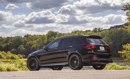 2020 Mercedes-AMG GLC 63 (US-Spec) Rear Three-Quarter Wallpapers 450x275 (22)
