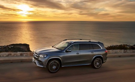 2020 Mercedes-Benz GLS AMG Line (Color: Designo Selenite Grey Metallic) Front Three-Quarter Wallpapers 450x275 (3)