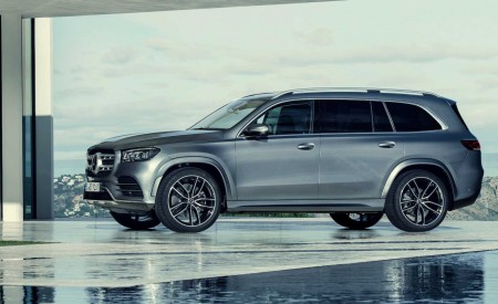 2020 Mercedes-Benz GLS AMG Line (Color: Designo Selenite Grey Metallic) Front Three-Quarter Wallpapers 450x275 (23)