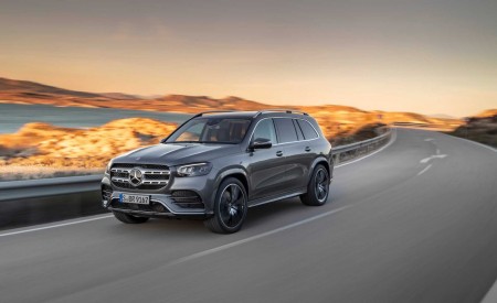 2020 Mercedes-Benz GLS AMG Line (Color: Designo Selenite Grey Metallic) Front Three-Quarter Wallpapers 450x275 (4)
