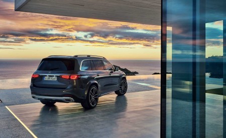 2020 Mercedes-Benz GLS AMG Line (Color: Designo Selenite Grey Metallic) Rear Three-Quarter Wallpapers 450x275 (26)