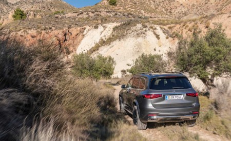 2020 Mercedes-Benz GLS AMG Line (Color: Designo Selenite Grey Metallic) Rear Three-Quarter Wallpapers 450x275 (13)