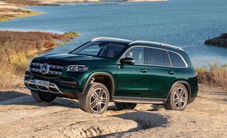 2020 Mercedes-Benz GLS (Color: Dmerald Green) Front Three-Quarter Wallpapers 450x275 (48)