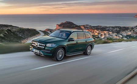 2020 Mercedes-Benz GLS (Color: Dmerald Green) Front Three-Quarter Wallpapers 450x275 (44)