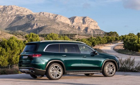 2020 Mercedes-Benz GLS (Color: Dmerald Green) Rear Three-Quarter Wallpapers 450x275 (55)