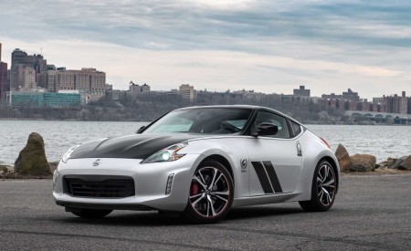 2020 Nissan 370Z 50th Anniversary Edition Front Three-Quarter Wallpapers 450x275 (3)