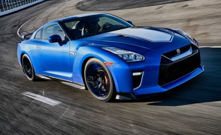 2020 Nissan GT-R 50th Anniversary Edition Front Three-Quarter Wallpapers 450x275 (3)