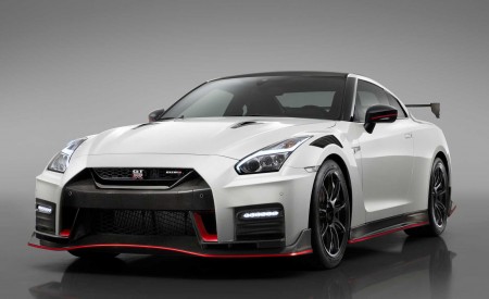 2020 Nissan GT-R NISMO Front Three-Quarter Wallpapers 450x275 (111)
