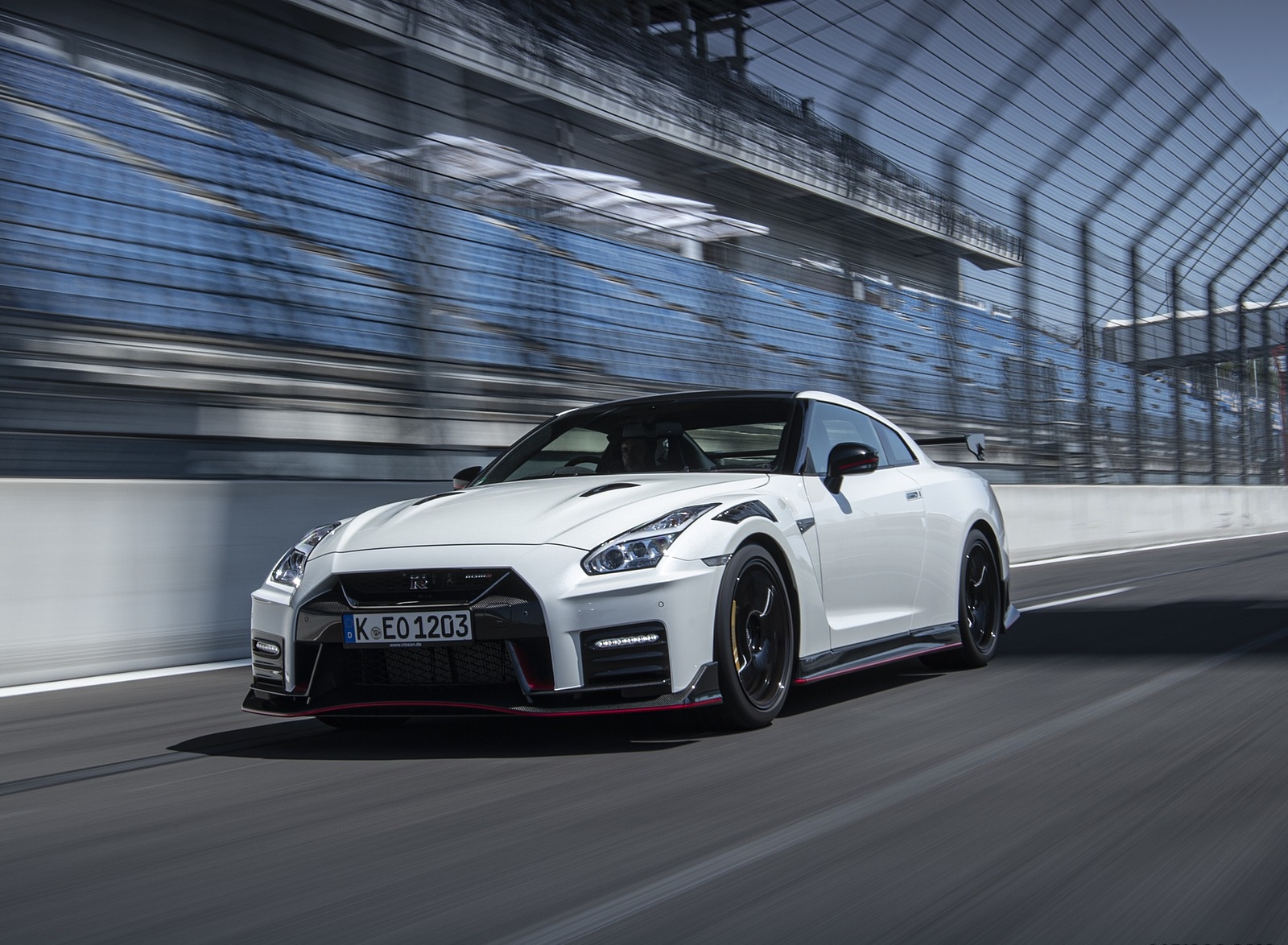 2020 Nissan GT-R NISMO Front Three-Quarter Wallpapers (5)