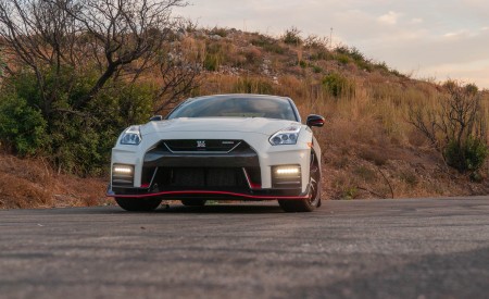 2020 Nissan GT-R NISMO Front Wallpapers 450x275 (2)