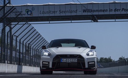 2020 Nissan GT-R NISMO Front Wallpapers 450x275 (55)