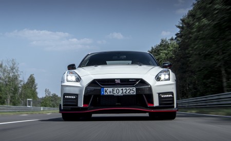 2020 Nissan GT-R NISMO Front Wallpapers 450x275 (47)