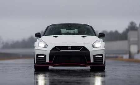 2020 Nissan GT-R NISMO Front Wallpapers 450x275 (97)