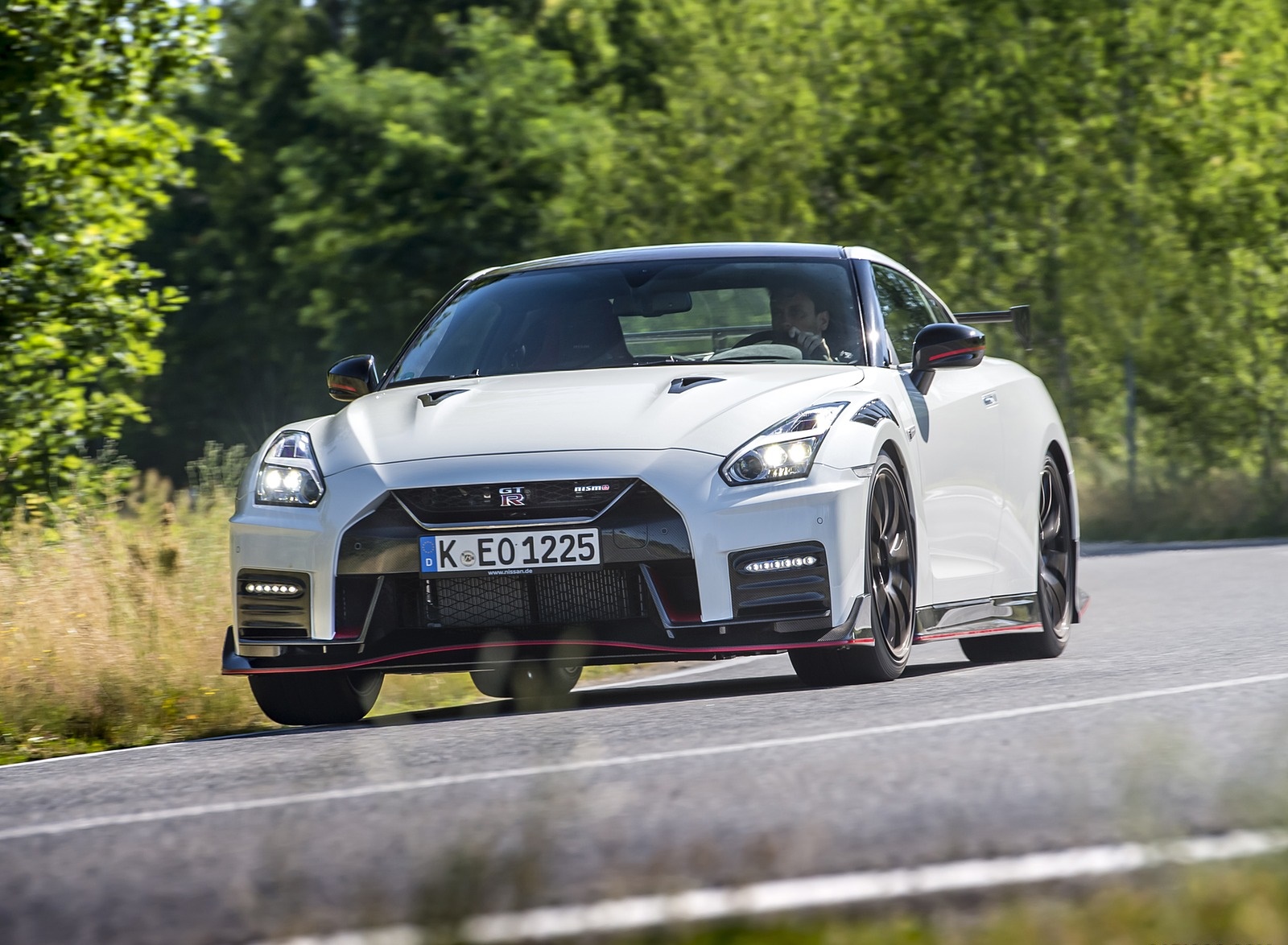 2020 Nissan GT-R NISMO Front Wallpapers (7)