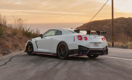 2020 Nissan GT-R NISMO Rear Three-Quarter Wallpapers 450x275 (5)