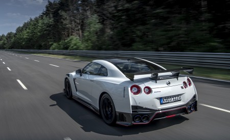 2020 Nissan GT-R NISMO Rear Three-Quarter Wallpapers 450x275 (36)
